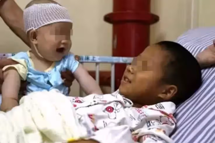 7歲童和1歲弟同患重病,自願捨命救弟離世前寫下5個心願,惹網淚:你是上天派來的天使