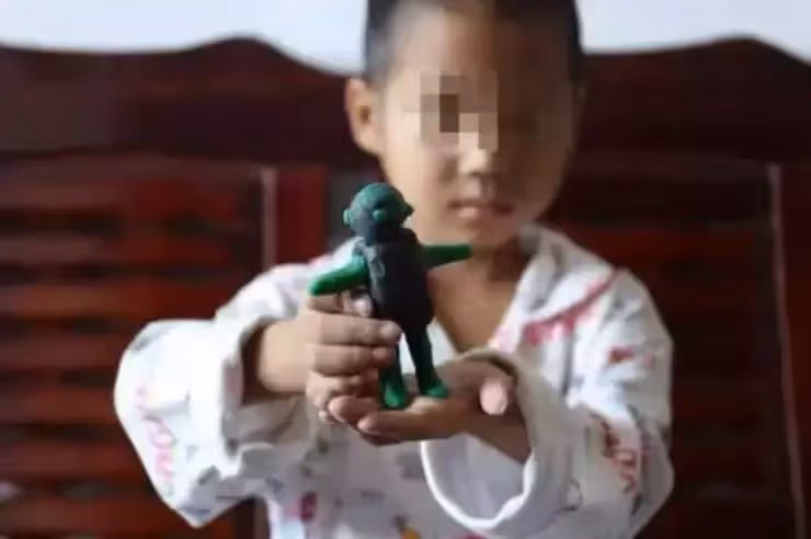7歲童和1歲弟同患重病，自願捨命救弟離世前寫下5個心願，惹網淚：你是上天派來的天使