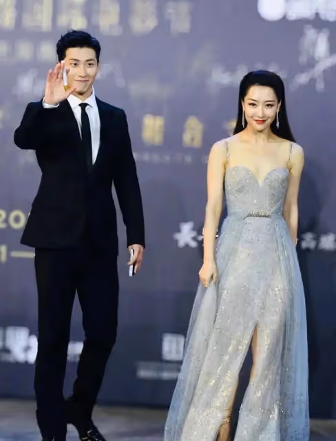 事業巔峰期奉子成婚,老公卻是個騙婚GAY,幸運如她也頂不住了?