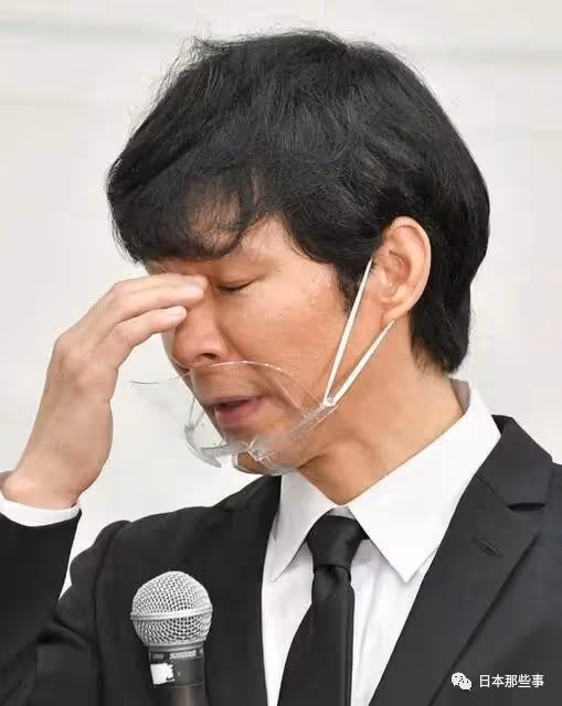 到底是誰還想看他?