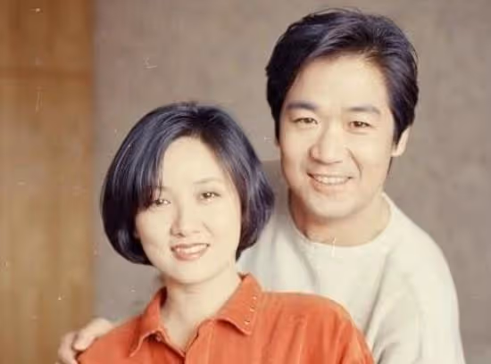 63歲的鄧婕,離婚協議成她一生的痛,養女越長越像張國立