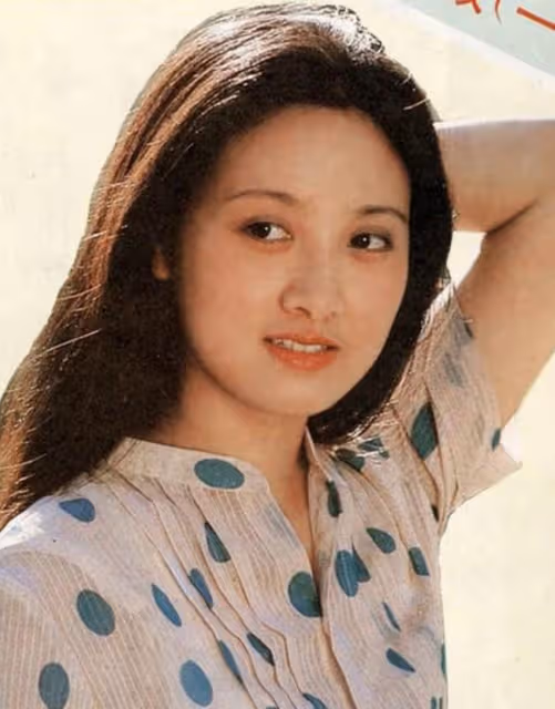 63歲的鄧婕,離婚協議成她一生的痛,養女越長越像張國立