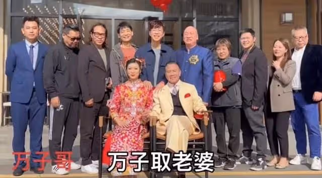 萬梓良拍結婚照!小16歲嬌妻穿鮮紅嫁衣,胸前掛滿黃金飾品太貴氣