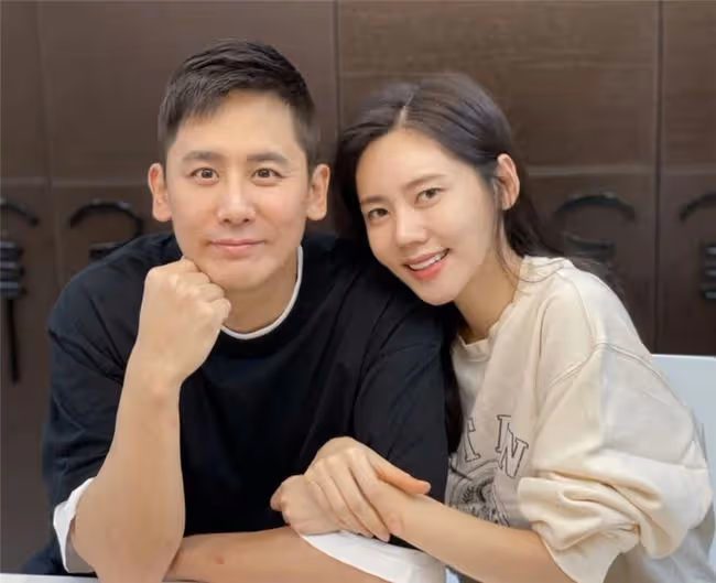 秋瓷炫暗戳戳秀恩愛,喝到微醺時情緒失控,網友:原諒於曉光了?