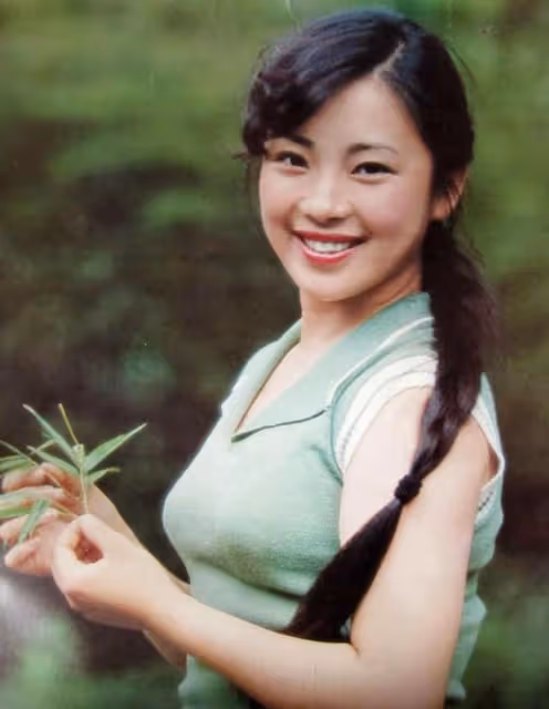 李連杰愛上利智，拋棄懷二胎的黃秋燕，如今她過得怎麼樣？