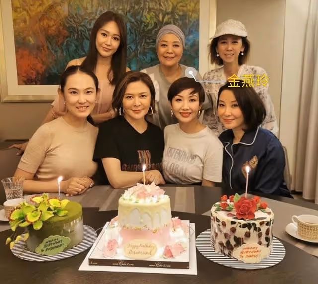 著名女星兩度患癌後罕見露面!攜同性伴侶出席聚會,精神狀態佳