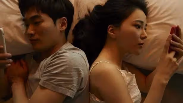 「晚上帶你見識見識什麼是真正的女人」,那晚起,我瘋狂地迷戀她