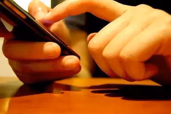 10年不換手機號的是什麼人？身邊有的要珍惜 「是值得信賴和可交之人」