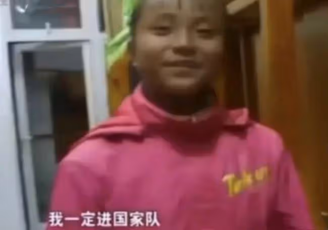 貝克漢姆賀中國女足奪冠!未忘9年前與張琳艷見面,曾送簽名足球