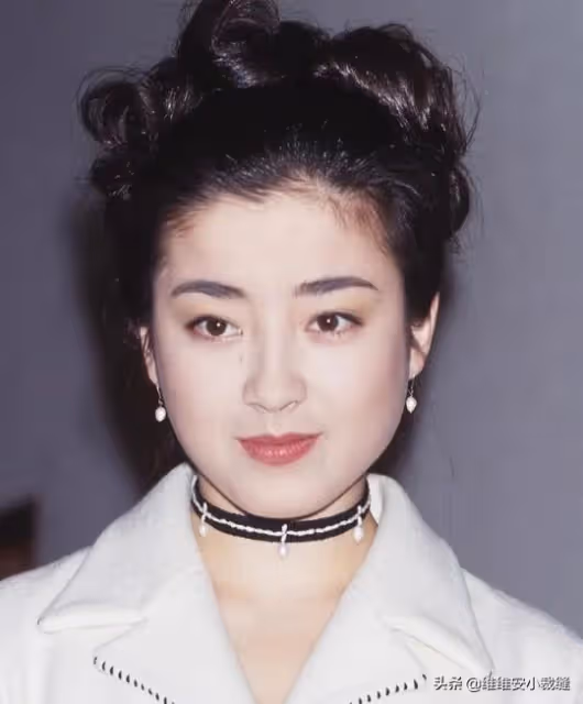 宮澤理惠的狀態絕了!近50歲憑顏值狀態登上熱搜,美得不像話