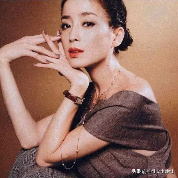 宮澤理惠的狀態絕了!近50歲憑顏值狀態登上熱搜,美得不像話