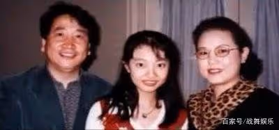姜昆:女兒爆紅後將她送出國外,斷了她的明星夢,卻帶養子上春晚