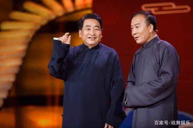 姜昆:女兒爆紅後將她送出國外,斷了她的明星夢,卻帶養子上春晚