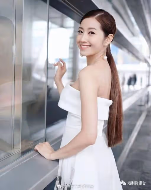 40歲TVB最強人妻示範最強撒嬌術!視帝老公自拍新相曬高顏值樣貌