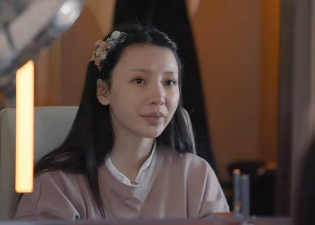 柳岩：被陳凱歌送上風口浪尖，當伴娘成行業笑柄，她做錯了什麼？