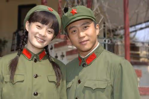 鄧超:為姐姐治病拚命賺錢,父親患尿毒症離世,他的人生有多坎坷
