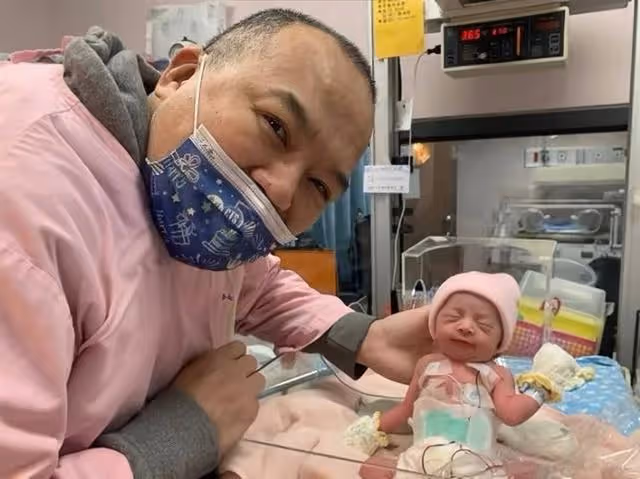 突傳死訊!台灣著名演員因心梗離世,妻子20天前剖腹產產下龍鳳胎