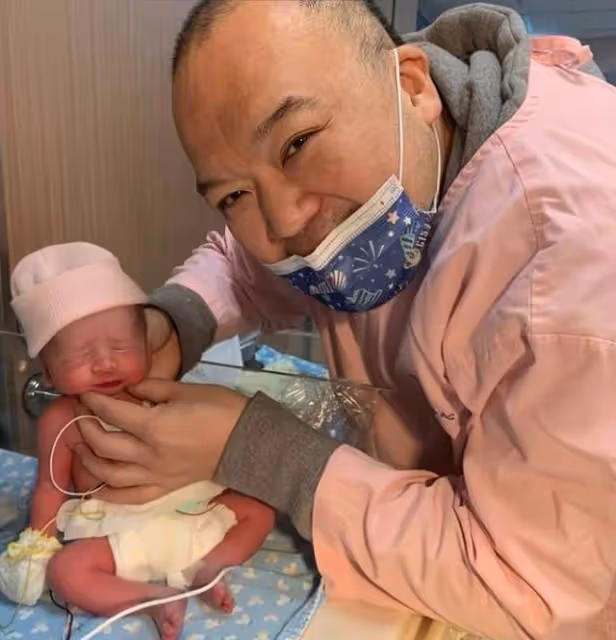 突傳死訊!台灣著名演員因心梗離世,妻子20天前剖腹產產下龍鳳胎