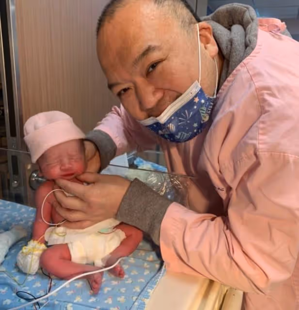 52歲男星心肌梗塞猝死,曾出演《懷玉公主》,龍鳳胎出生僅20天