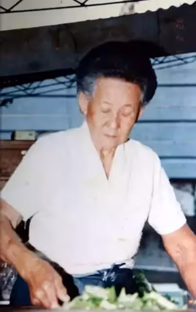 96歲老奶奶做生意虧本賣了55年!欠債50多萬,去世那天會場花圈竟然有.....原來生前她做了「這件事」!!