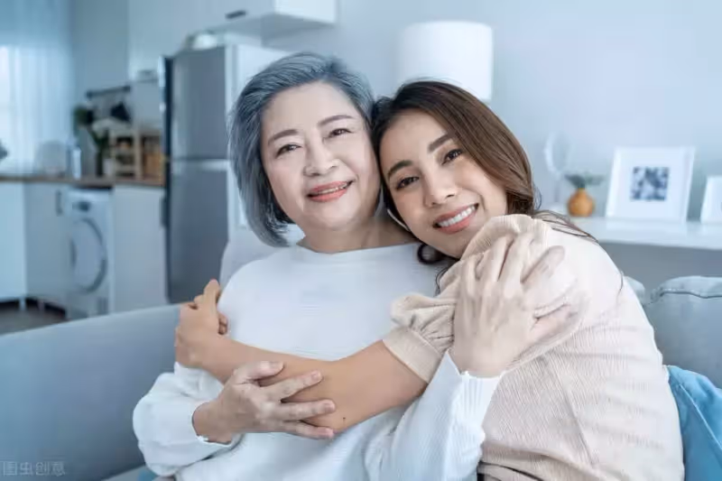 人老了要不要「把存款」告訴兒女呢?一位70歲老人的做法:聰明又有效「晚年幸福無憂」