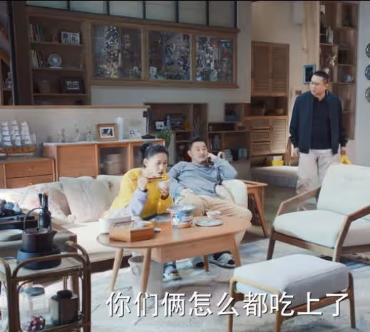 張嘉譯的「女兒們」人比花嬌，個個不俗，蔣依依才是「大女兒」