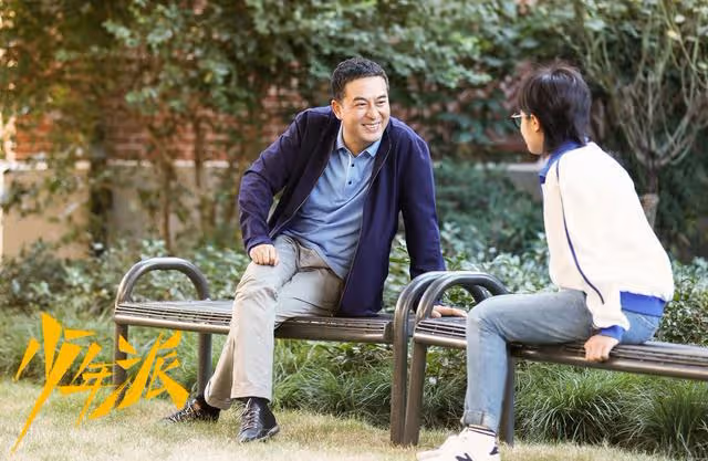 張嘉譯的「女兒們」人比花嬌，個個不俗，蔣依依才是「大女兒」