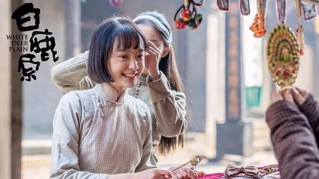 張嘉譯的「女兒們」人比花嬌，個個不俗，蔣依依才是「大女兒」