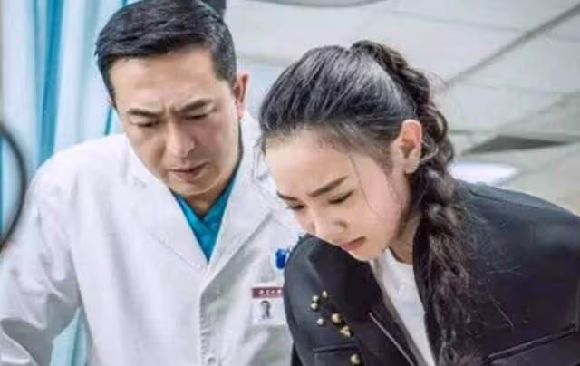 張嘉譯的「女兒們」人比花嬌，個個不俗，蔣依依才是「大女兒」