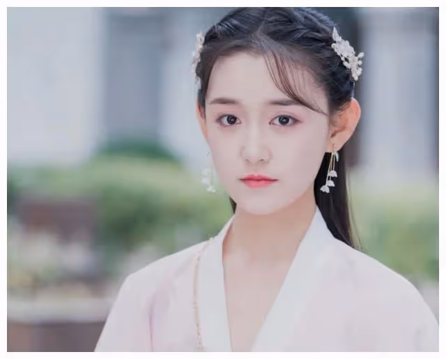 張嘉譯的「女兒們」人比花嬌，個個不俗，蔣依依才是「大女兒」