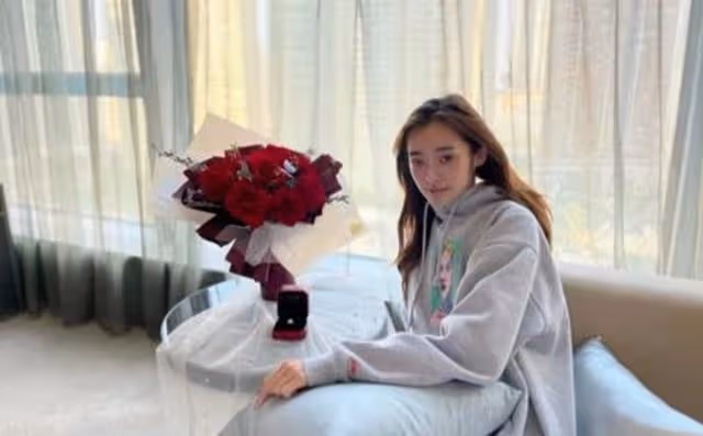 時隔數月終露面!前港姐亞軍被指腳踏兩船,疑其正牌男友再曝黑料