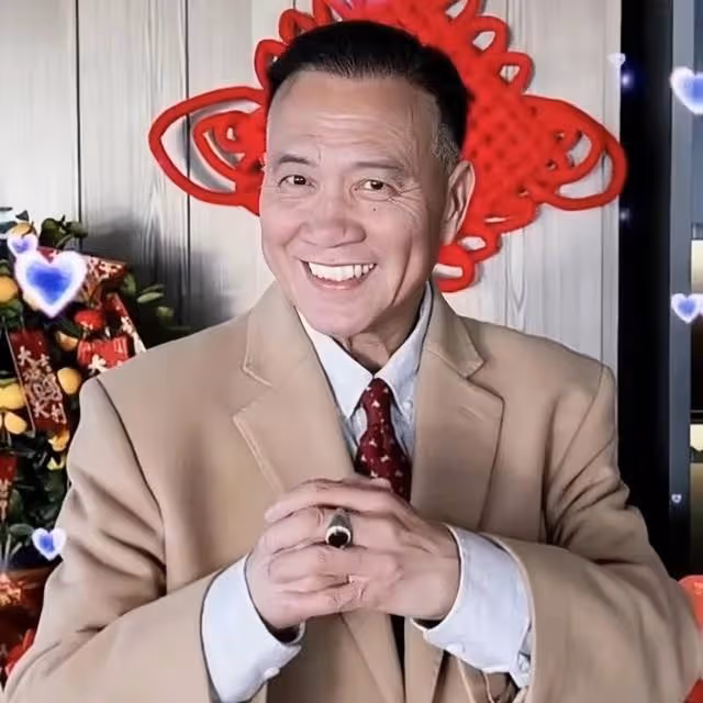結婚20年!萬梓良與嬌妻補拍婚紗照,18歲兒子長相斯文打扮樸素