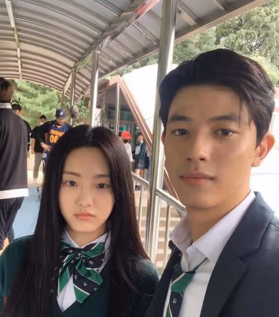 《殭屍校園》最美班長暴紅,曾是JYP練習生!速配CP的吻戲NG17次