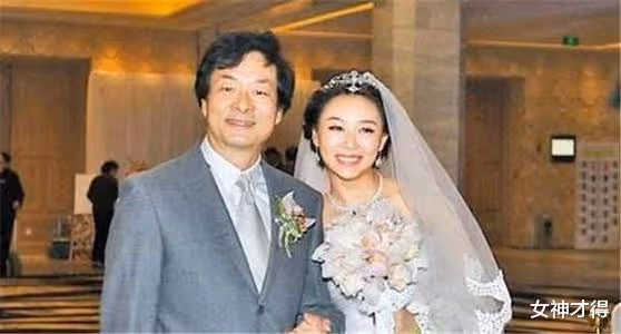 國家一級演員濮存昕,妻子是我們熟悉的她,難怪結婚41年零緋聞
