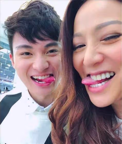 流下男兒淚！TVB小生周嘉洛精心炮製點心，暗藏與媽媽感人故事