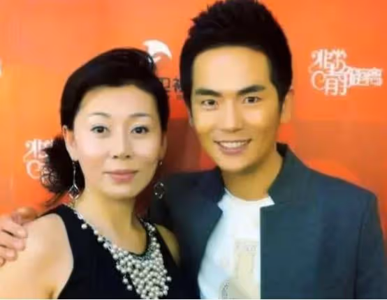 甄嬛傳齊妃老公發文暗示婚變!夫妻二人分居過年,女方被質疑變心