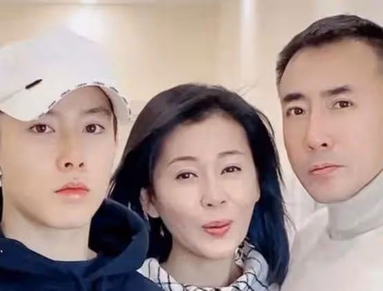 甄嬛傳齊妃老公發文暗示婚變!夫妻二人分居過年,女方被質疑變心