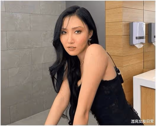 歐美風女王華莎,身材火辣性感,是什麼讓她想要整形