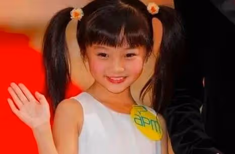 當年驚艷無數人的林妙可，如今才剛成年看著就像農村大姨，長殘了