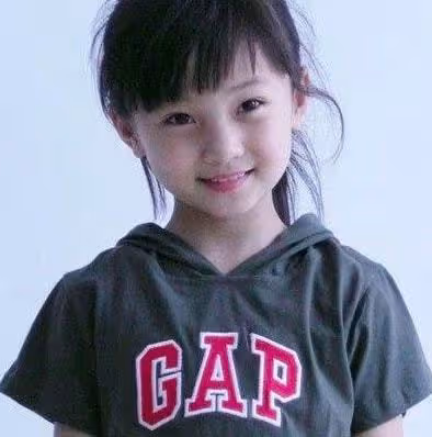 當年驚艷無數人的林妙可，如今才剛成年看著就像農村大姨，長殘了