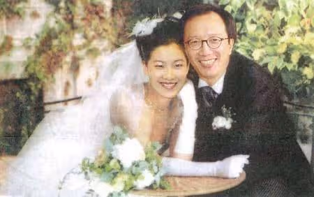 伏明霞:退役後嫁給百億富豪,生下大女兒與其父親相差近50歲?