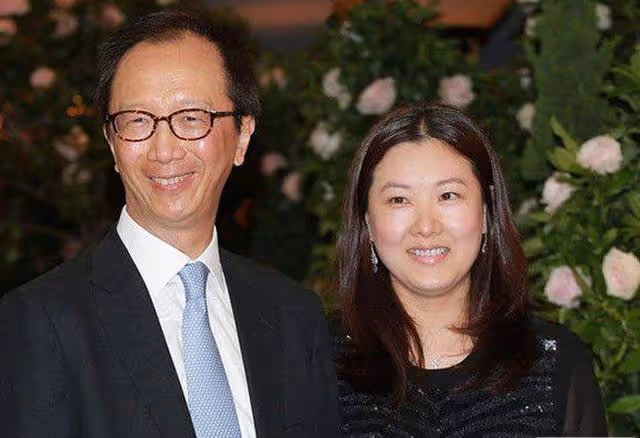 伏明霞:退役後嫁給百億富豪,生下大女兒與其父親相差近50歲?
