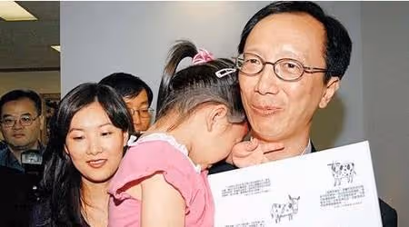 伏明霞:退役後嫁給百億富豪,生下大女兒與其父親相差近50歲?
