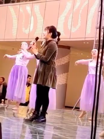 當年驚艷無數人的林妙可，如今才剛成年看著就像農村大姨，長殘了