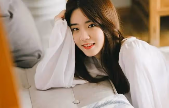 他說我是個小妖精,將他占為己有後,我被一個女人潑了硫酸