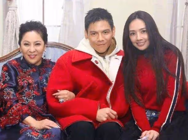 向太禁止郭碧婷和楊冪交往,說其私生活太亂,楊冪:五十步笑百步