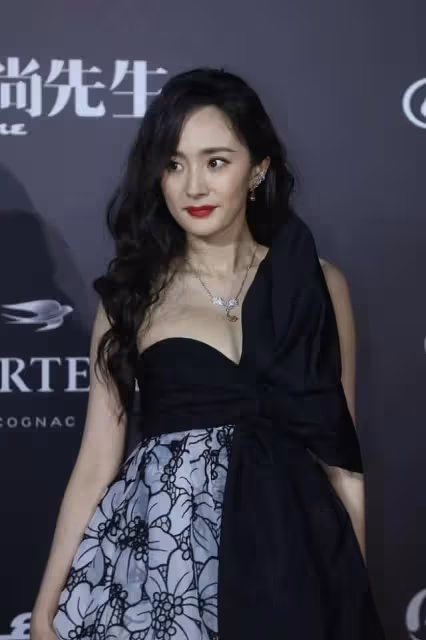 向太禁止郭碧婷和楊冪交往,說其私生活太亂,楊冪:五十步笑百步