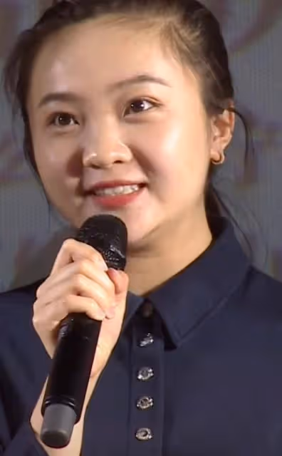 當年驚艷無數人的林妙可，如今才剛成年看著就像農村大姨，長殘了