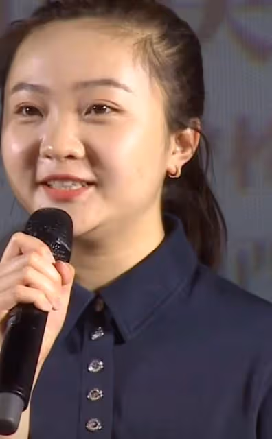當年驚艷無數人的林妙可，如今才剛成年看著就像農村大姨，長殘了