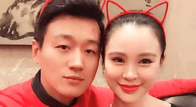 堪稱最強「師生戀」,讓老師八年生3孩子,如今41歲老師韻味滿天飛